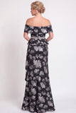 Vestido largo de sirena azul con volantes florales y hombros largos de madre de la novia con abertura