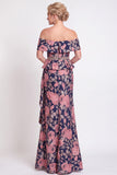 Vestido largo de sirena azul con volantes florales y hombros largos de madre de la novia con abertura
