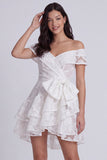 Mini vestido de despedida de soltera en filas florales de marfil con lazos descubiertos en marfil y lazo