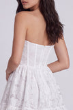 Corsé floral A-Line sin tirantes Vestido blanco pequeño