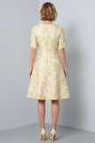 Vestido de trabajo midi floral con cuello redondo en línea A