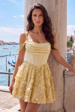 Corsé amarillo floral fruncido con tirantes finos Vestido de bienvenida a casa con cuentas
