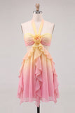 Vestido de bienvenida amarillo y rosa de gasa con escote halter con volantes y flor 3D