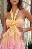 Vestido de bienvenida amarillo y rosa de gasa con escote halter con volantes y flor 3D