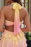 Vestido de bienvenida amarillo y rosa de gasa con escote halter con volantes y flor 3D