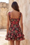 Vestido de bienvenida corto ajustado con escote bateau de flores rojas y volantes