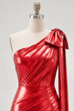 Vestido rojo de bienvenida corto, metálico fruncido, asimétrico, con lazo