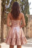 Vestido corto de bienvenida a casa, de línea A metálica metálico dorado, sin tirantes y volantes