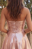 Vestido corto de bienvenida a casa, de línea A metálica metálico dorado, sin tirantes y volantes