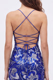 Vestido de bienvenida a casa con tirantes finos azul bodycon, tirantes finos con cuentas y encaje en la espalda