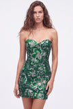 Vestido corto de bienvenida con lentejuelas verdes sin tirantes y encaje en la espalda