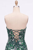 Vestido corto de bienvenida con lentejuelas verdes sin tirantes y encaje en la espalda