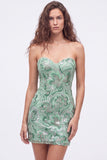 Vestido corto de bienvenida con lentejuelas verdes sin tirantes y encaje en la espalda