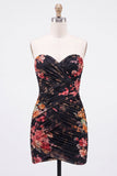 Vestido corto de bienvenida corto floral fruncido Black Sweetheart con encaje en la espalda