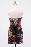 Vestido corto de bienvenida corto floral fruncido Black Sweetheart con encaje en la espalda