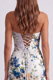 Vestido corto de bienvenida corto floral fruncido Black Sweetheart con encaje en la espalda