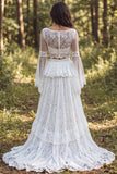 Vestido de novia largo de marfil con escote en A y volantes con abertura