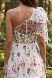 Vestido de novia largo de marfil marfil de un hombro con abertura