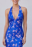 Vestido formal largo largo de sirenas azul real con cuello halterdo
