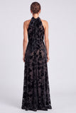 Vestido formal largo de terciopelo floral con escote halter, escote oliva