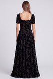 Vestido formal largo de terciopelo floral de cuello cuadrado azul pavo real con mangas cortas