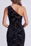 Vestido formal largo de sirena floral de un hombro de terciopelo oliva