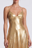 Vestido formal largo de tirantes metálicos de línea A dorado