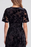 Vestido de madre de la novia con escote en V floral oliva en línea A y abertura