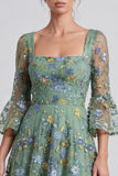 Vestido formal midi midi floral A-line de Salvia polvorienta con mangas acampanadas