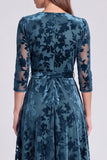 Vestido midi floral midi de terciopelo oliva en línea A con escote en V y cinturón