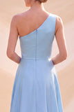 Vestido Maxi de satén de un solo hombro azul cielo