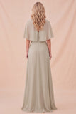 Vestido largo de escote redondo de gasa taupe con cinturón