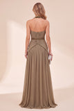 Vestido largo de cuello caqui con escote en A con abalorios