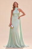 Vestido largo de satén verde menta sirena con escote halter y bufanda