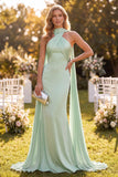 Vestido largo de satén verde menta sirena con escote halter y bufanda