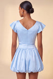 Vestido corto de bienvenida azul cielo de satén de satén con escote bateau y mangas gorjas