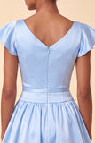 Vestido corto de bienvenida azul cielo de satén de satén con escote bateau y mangas gorjas