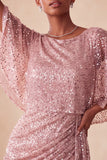 Vestido corto corto de bienvenida con cuello redondo rosa brillante, lentejuelas, fruncido y fajilla