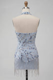 Vestido corto de bienvenida azul sin tirantes con lentejuelas florales y flecos