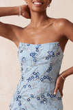 Vestido corto floral de bienvenida con flecos de lentejuelas azules sin tirantes azules