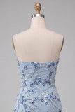 Vestido corto floral de bienvenida con flecos de lentejuelas azules sin tirantes azules
