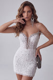Vestido corto de homecoming corto con cuentas y cuentas blanco al revés y pedrería