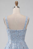 A-Line Sky Blue Tirantes gruesos Vestido de Homecoming con lentejuelas florales cortos y lazo