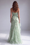 Vestido formal verde sin tirantes floral floral sirena con volantes