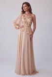 Vestido formal de corte floral asimétrico con capestro de champán