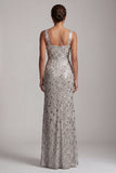 Vestido largo de madre de la novia con cuello cuadrado de sirena plateada y cuentas