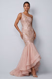 Vestido largo de madre de la novia con lentejuelas rosas de un hombro y volantes