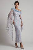 Vestido largo de madre de la novia, color floral azul polvoriento con un solo hombro con cuentas y volantes