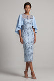 Bodycon Sky Blue Sky con lentejuelas de cuello redondo y vestido floral de madre de la novia con mangas capa