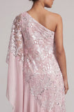 Vestido largo de madre de la novia rosa de un solo hombro con lentejuelas y volantes largos